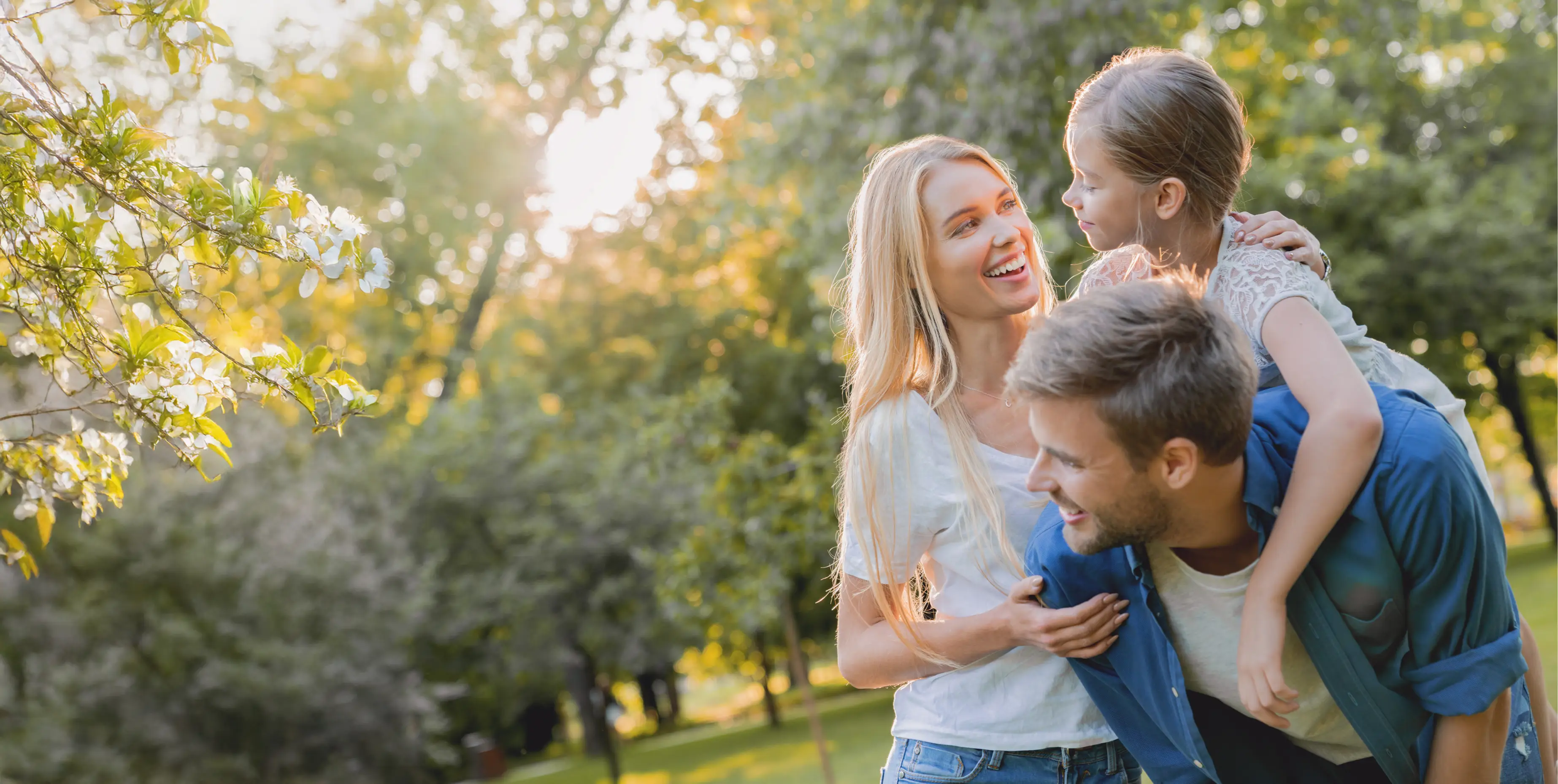 Image de fond représentant une famille heureuse